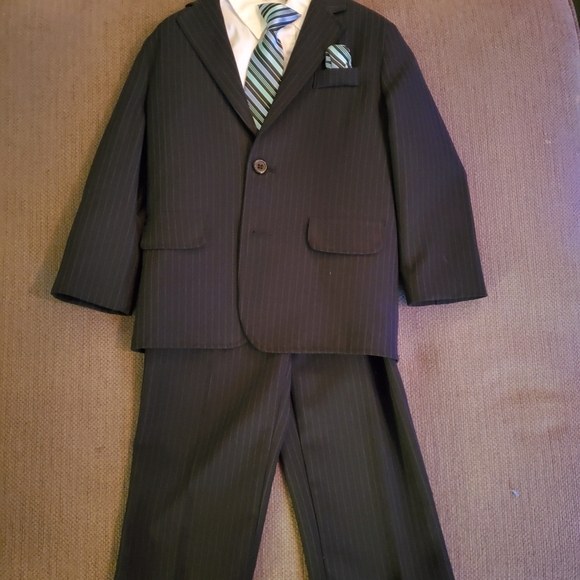 Boys Formal 5 piece suit - Picture 1 of 1